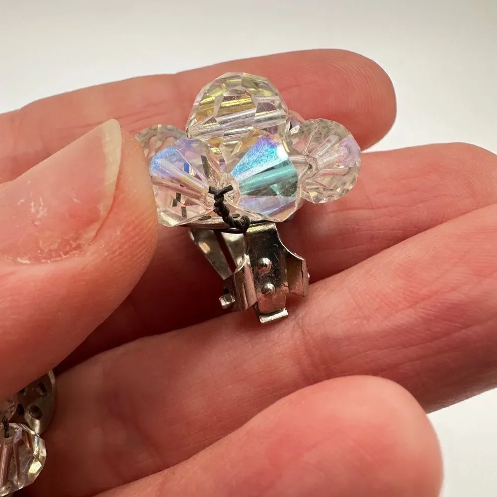 Vintage Aurora Borealis Crystal‎ Clip on earrings!